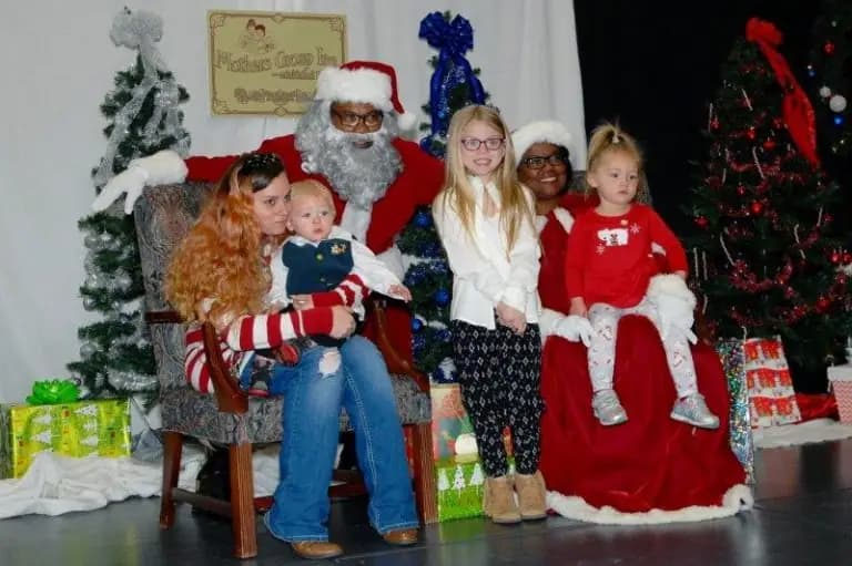 Santa Community Project, 2005 — photo 12
