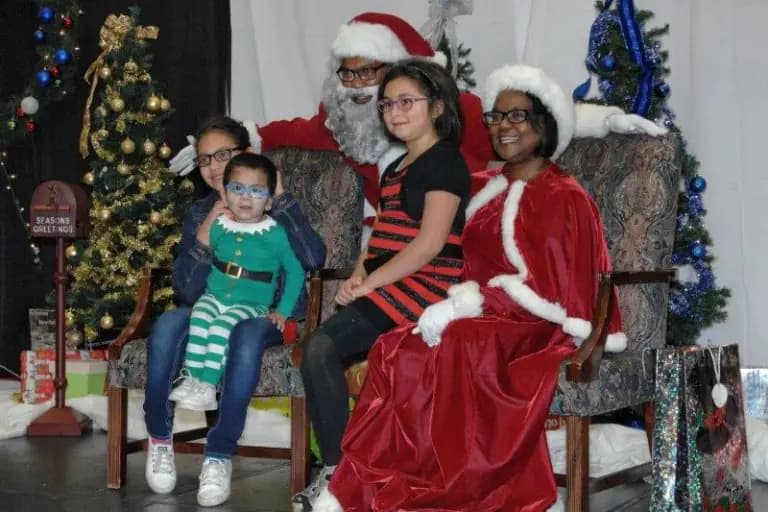 Santa Community Project, 2005 — photo 19