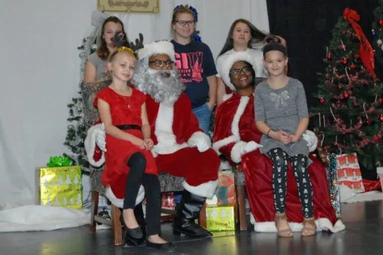 Santa Community Project, 2005 — photo 22